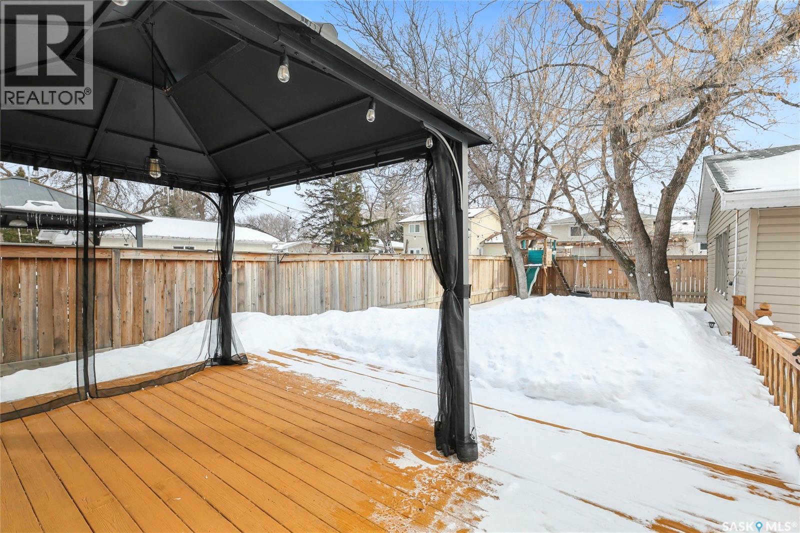 251 Hanley Crescent, Regina, SK - Outdoor With Deck Patio Veranda