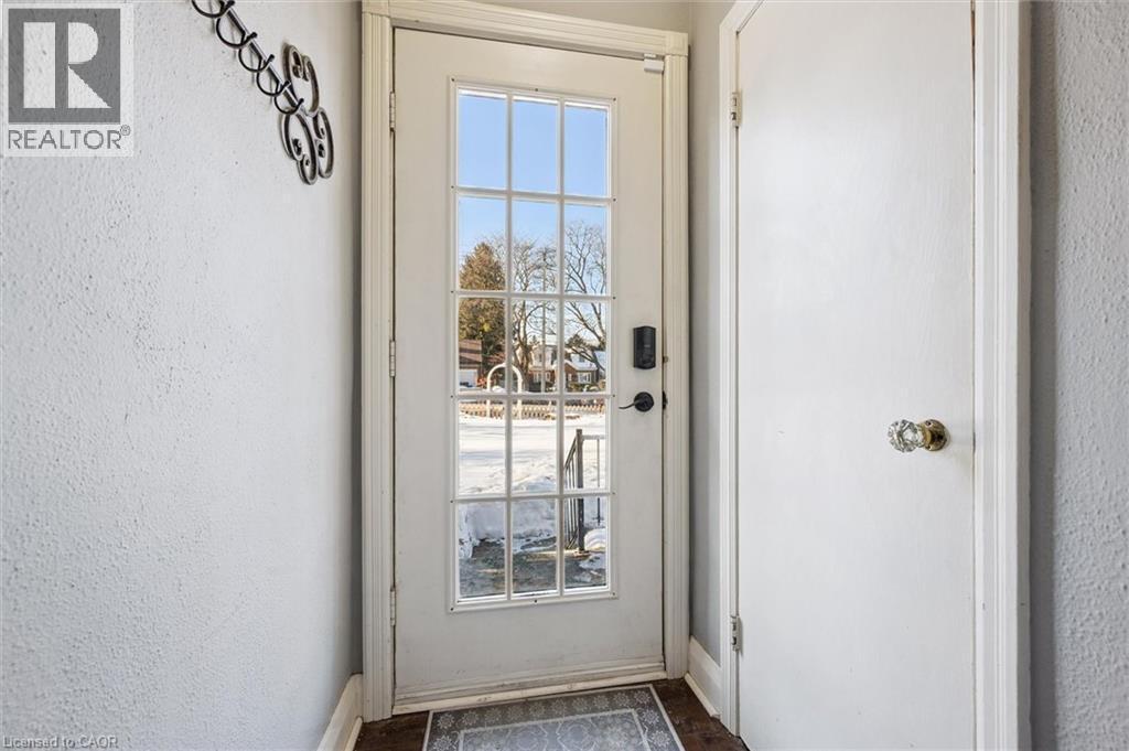 1135 Queens Boulevard, Kitchener, ON - Indoor Photo Showing Other Room