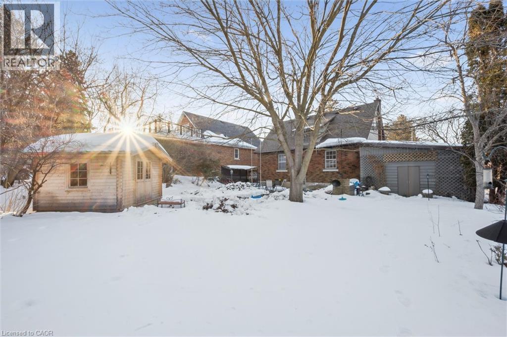 1135 Queens Boulevard, Kitchener, ON - Outdoor