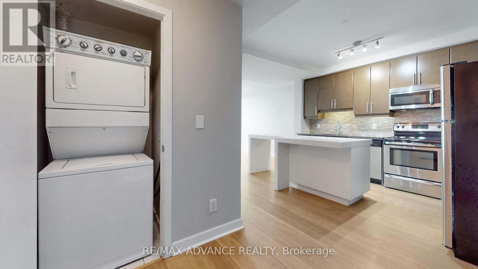 4713 - 33 Bay Street, Toronto, ON - Indoor