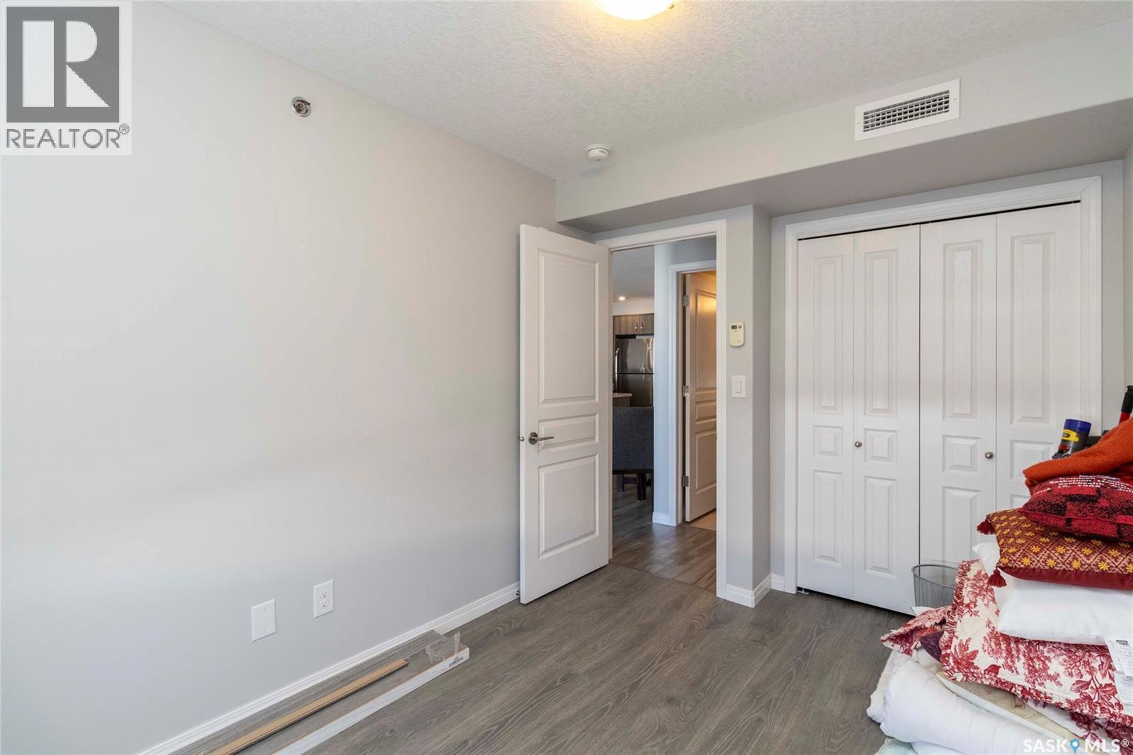 4311 108 Willis Crescent, Saskatoon, SK - Indoor Photo Showing Bedroom