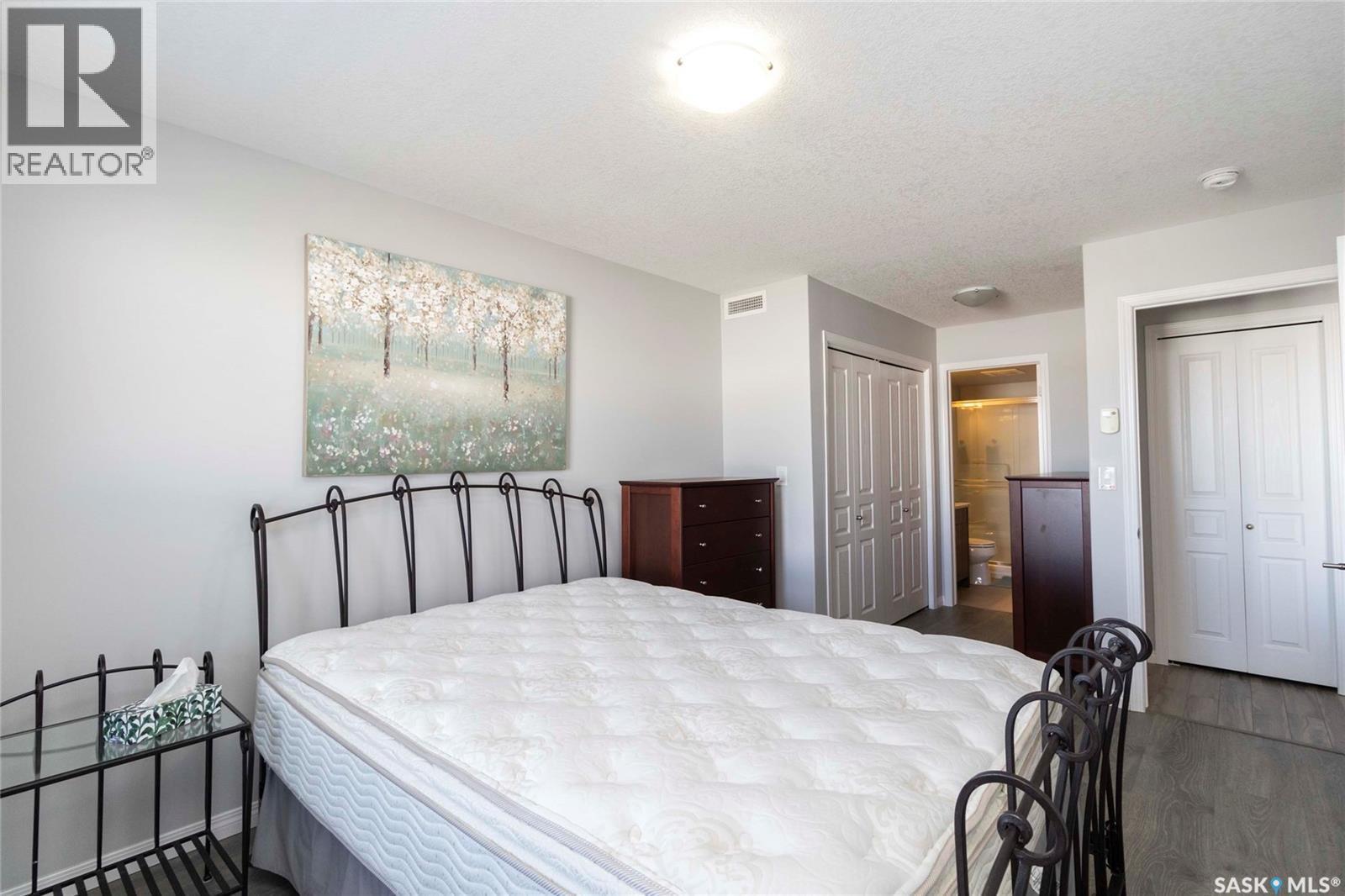 4311 108 Willis Crescent, Saskatoon, SK - Indoor Photo Showing Bedroom