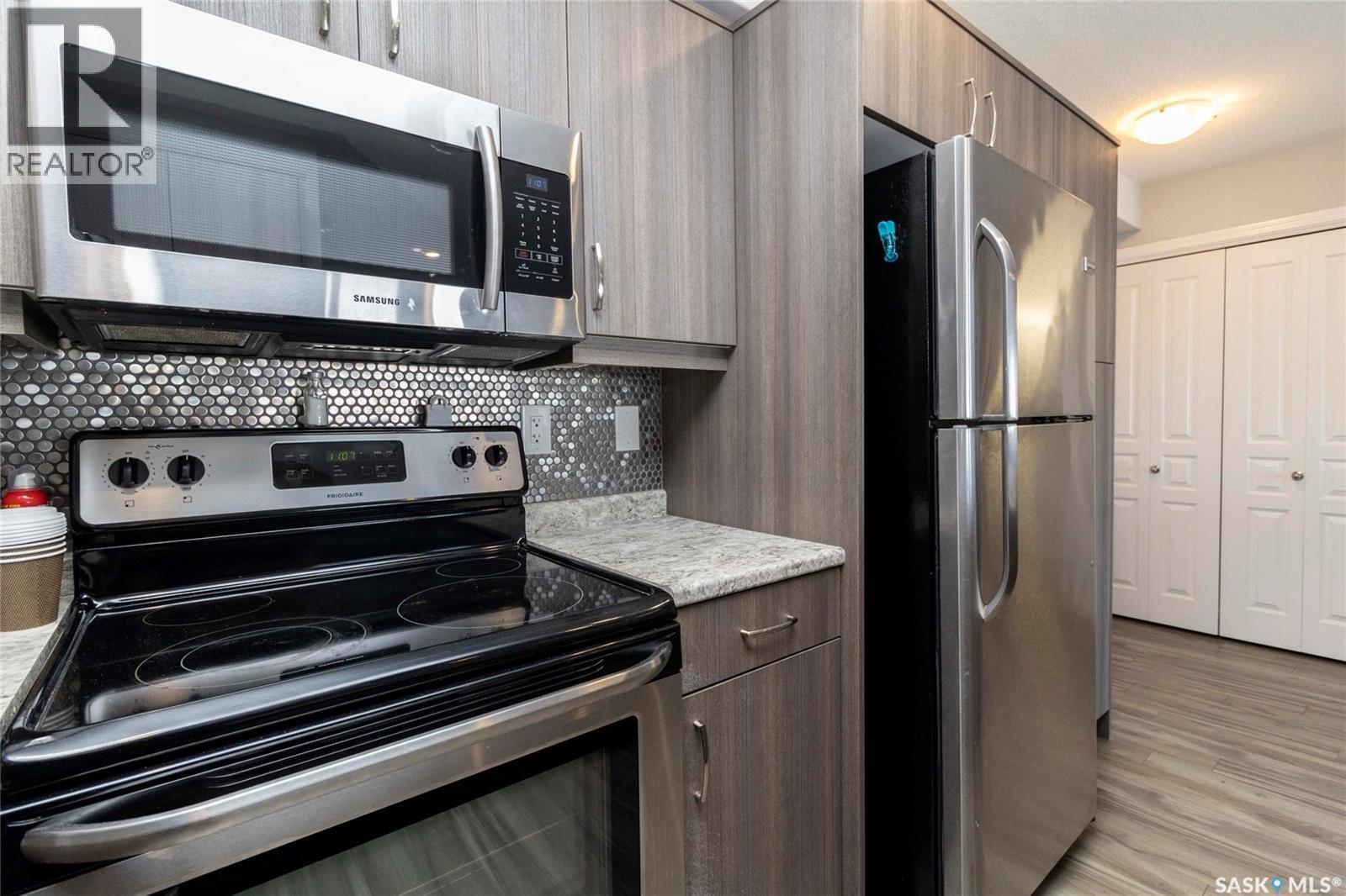 4311 108 Willis Crescent, Saskatoon, SK - Indoor Photo Showing Kitchen