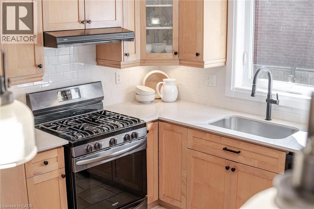 75 Emerald Crescent, Toronto, ON - Indoor Photo Showing Kitchen