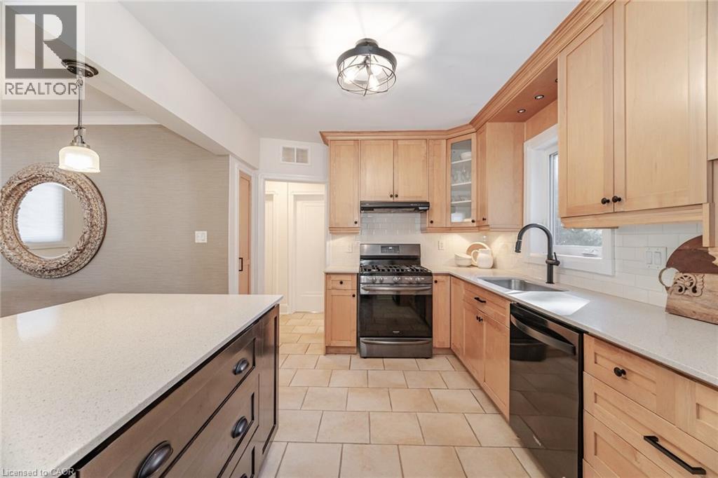 75 Emerald Crescent, Toronto, ON - Indoor Photo Showing Kitchen