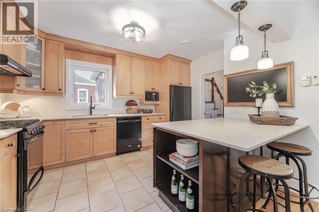 75 Emerald Crescent, Toronto, ON - Indoor Photo Showing Kitchen