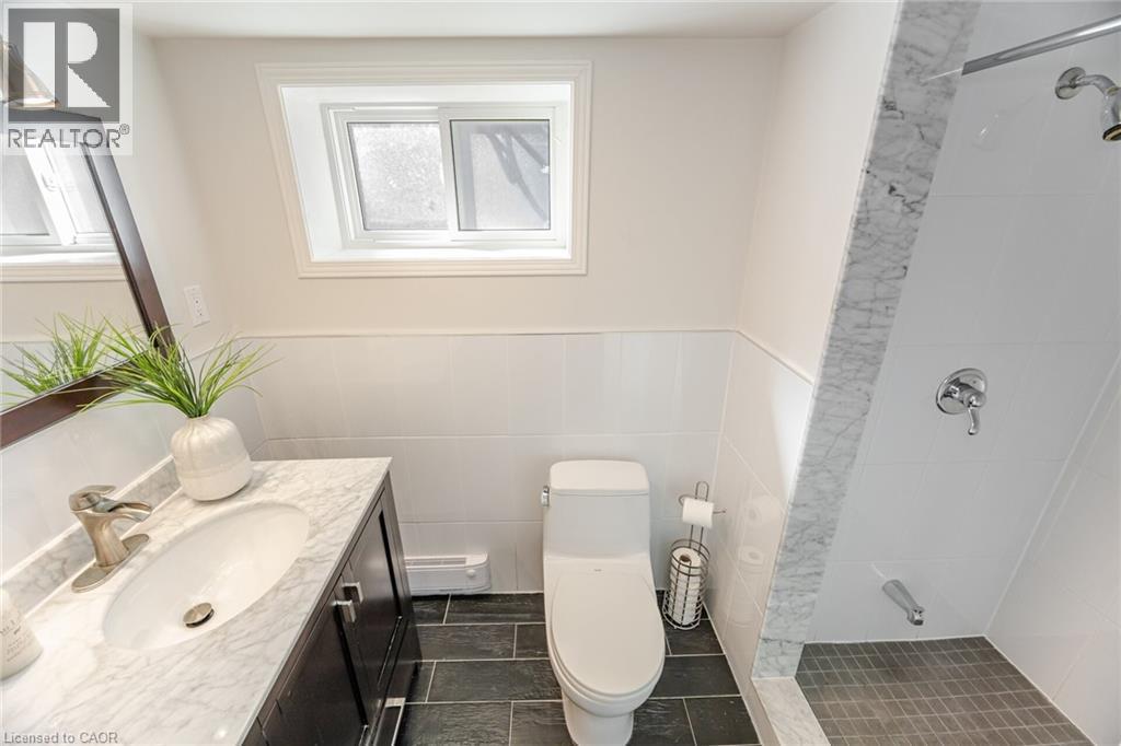 75 Emerald Crescent, Toronto, ON - Indoor Photo Showing Bathroom