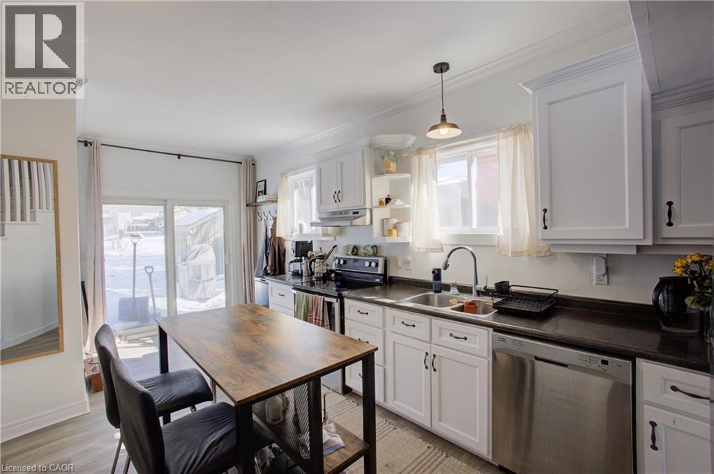 101 John Street E, Wingham, ON - Indoor Photo Showing Kitchen With Double Sink