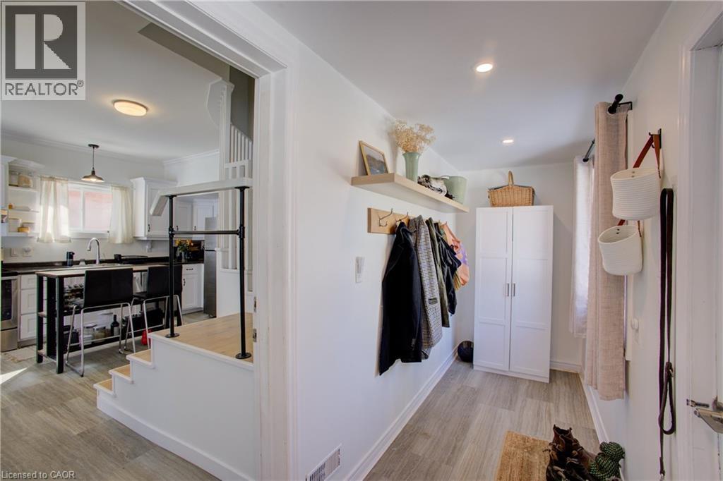 101 John Street E, Wingham, ON - Indoor