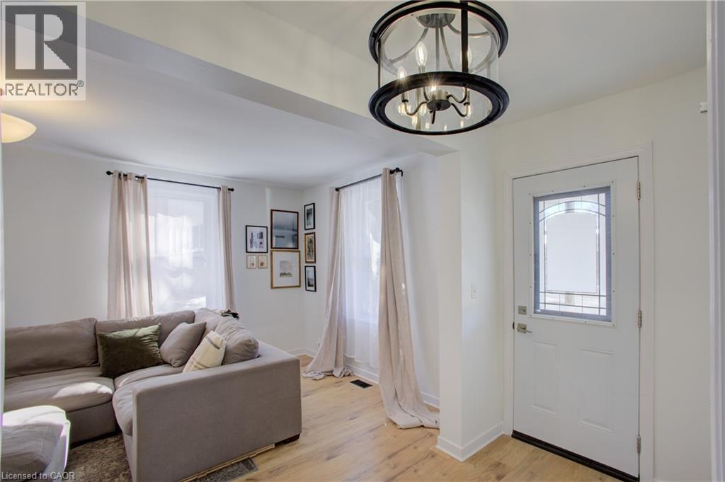 101 John Street E, Wingham, ON - Indoor