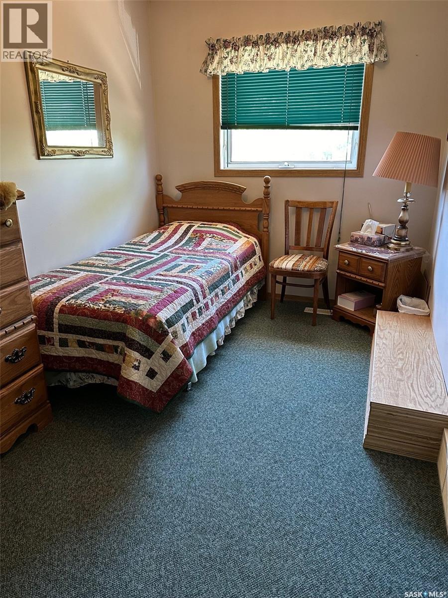 441 2Nd Avenue, Benson Rm No. 35, SK - Indoor Photo Showing Bedroom