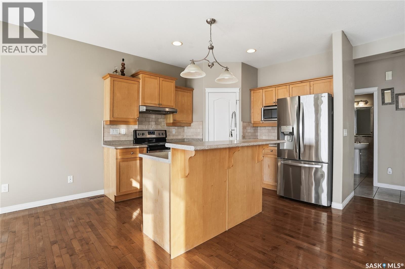 607 Beckett Crescent, Saskatoon, SK - Indoor Photo Showing Kitchen