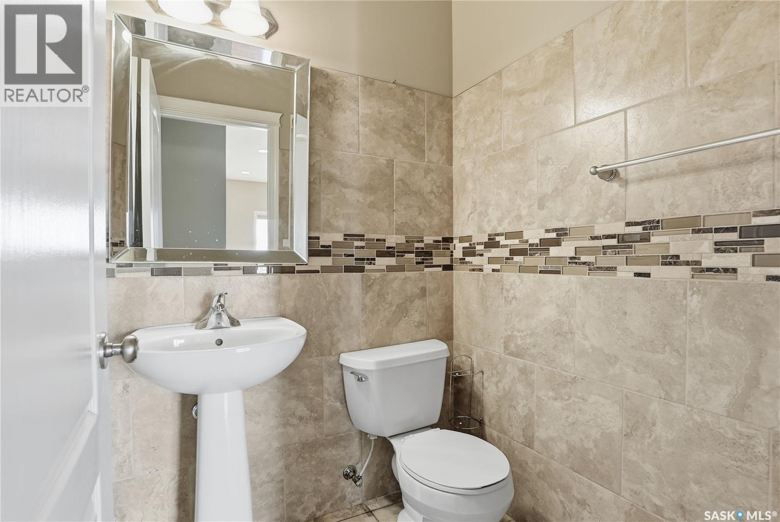 607 Beckett Crescent, Saskatoon, SK - Indoor Photo Showing Bathroom