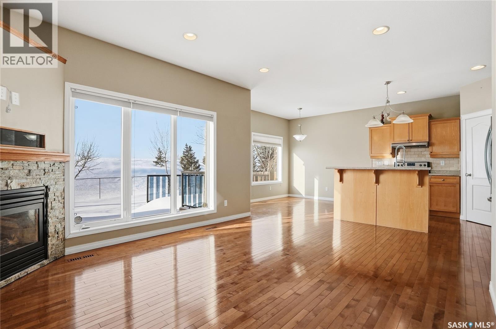 607 Beckett Crescent, Saskatoon, SK - Indoor With Fireplace