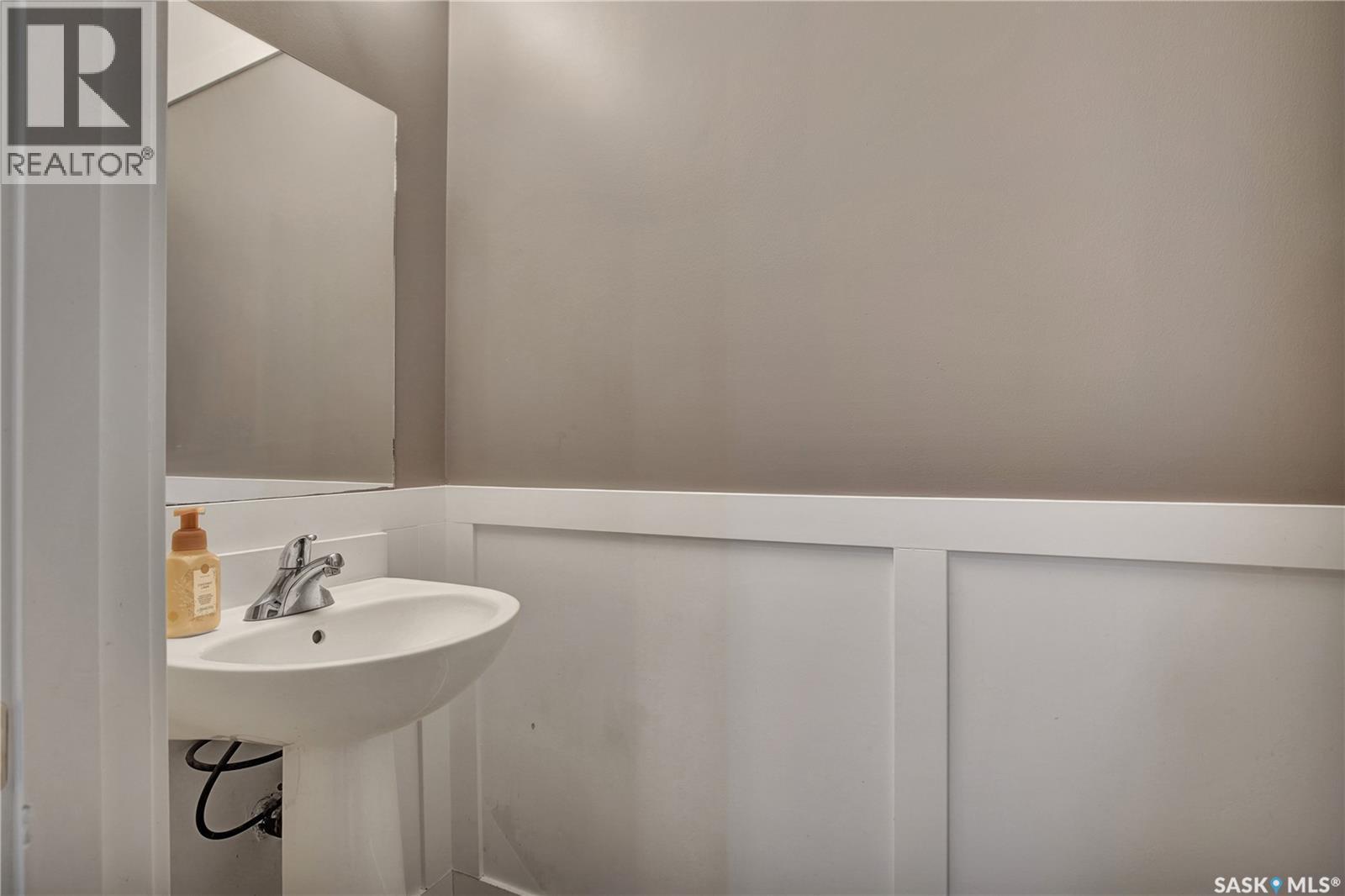 13 600 Maple Crescent, Warman, SK - Indoor Photo Showing Bathroom