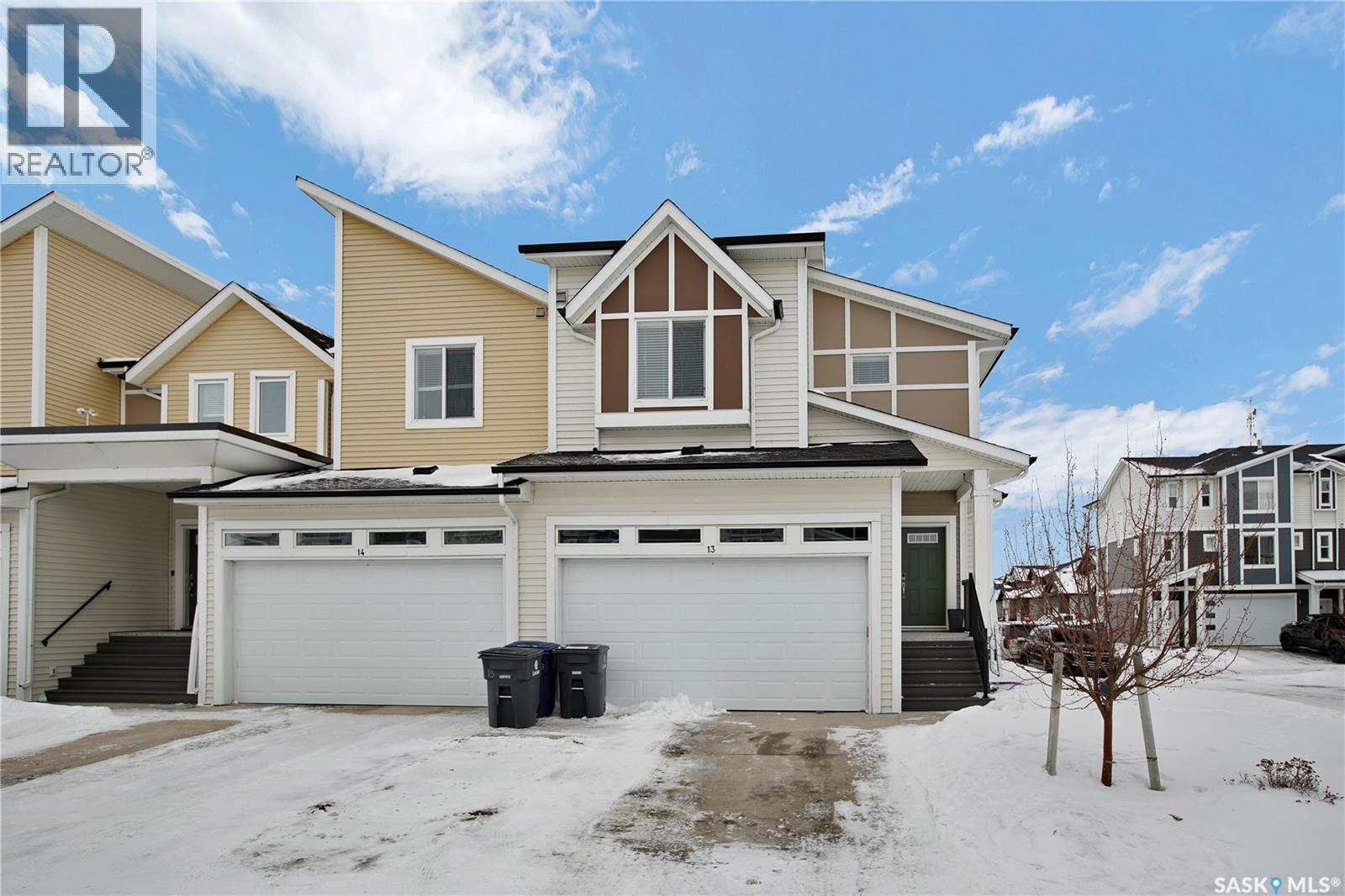 13 600 Maple Crescent, Warman, SK - Outdoor With Facade