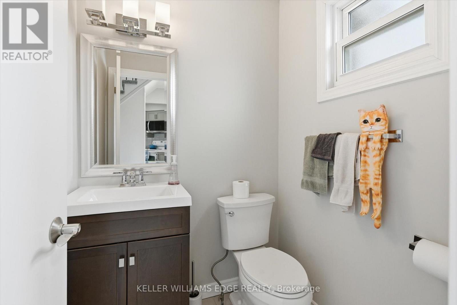 2478 Malcolm Crescent, Burlington, ON - Indoor Photo Showing Bathroom