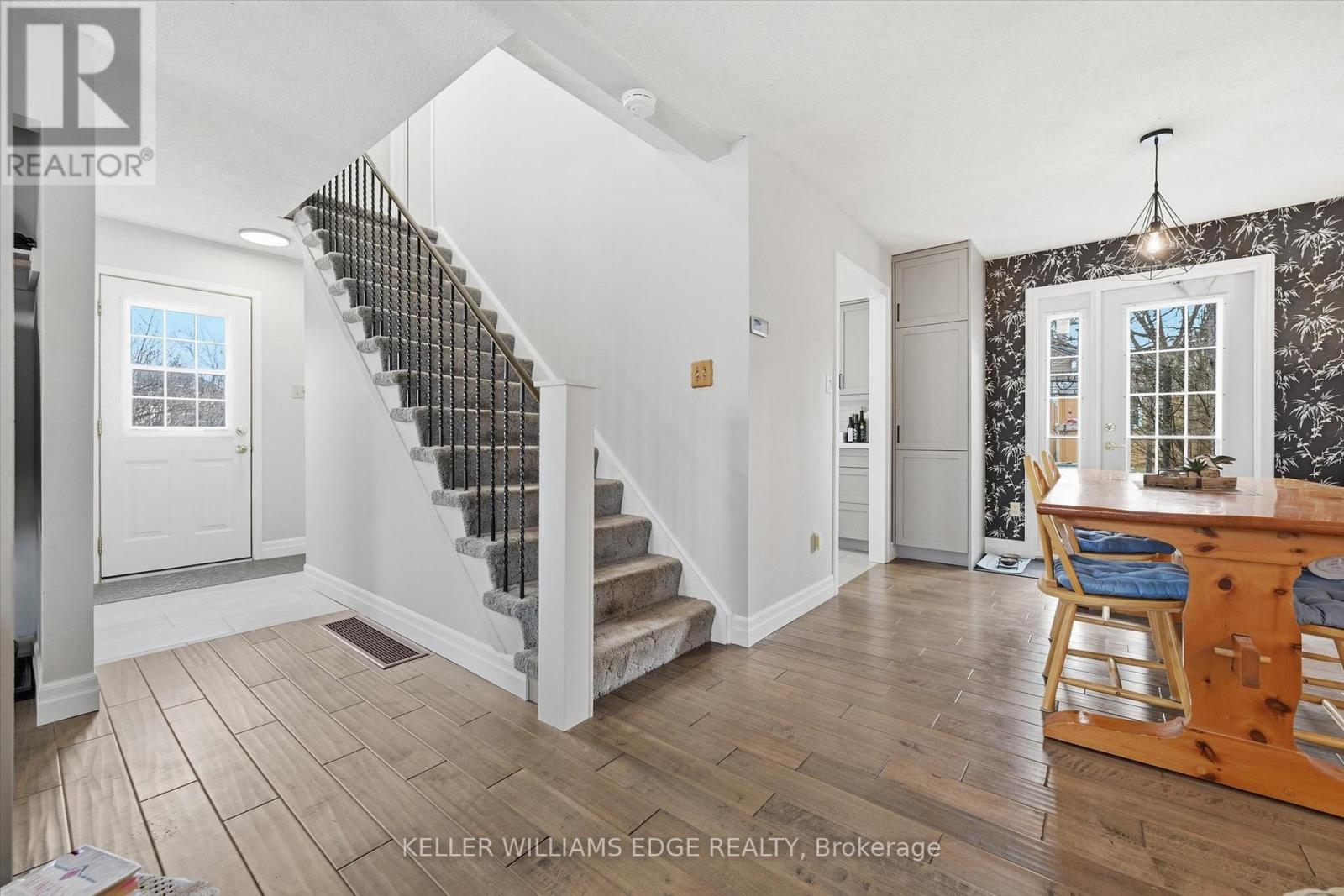 2478 Malcolm Crescent, Burlington, ON - Indoor Photo Showing Other Room