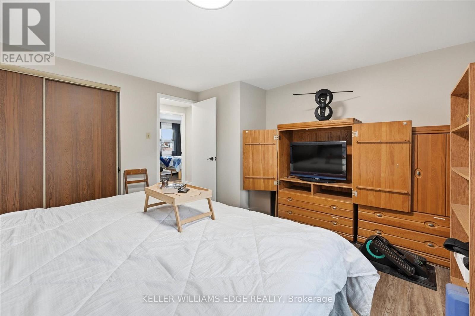 2478 Malcolm Crescent, Burlington, ON - Indoor Photo Showing Bedroom