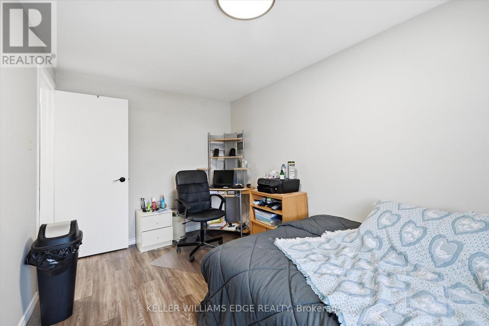 2478 Malcolm Crescent, Burlington, ON - Indoor Photo Showing Bedroom