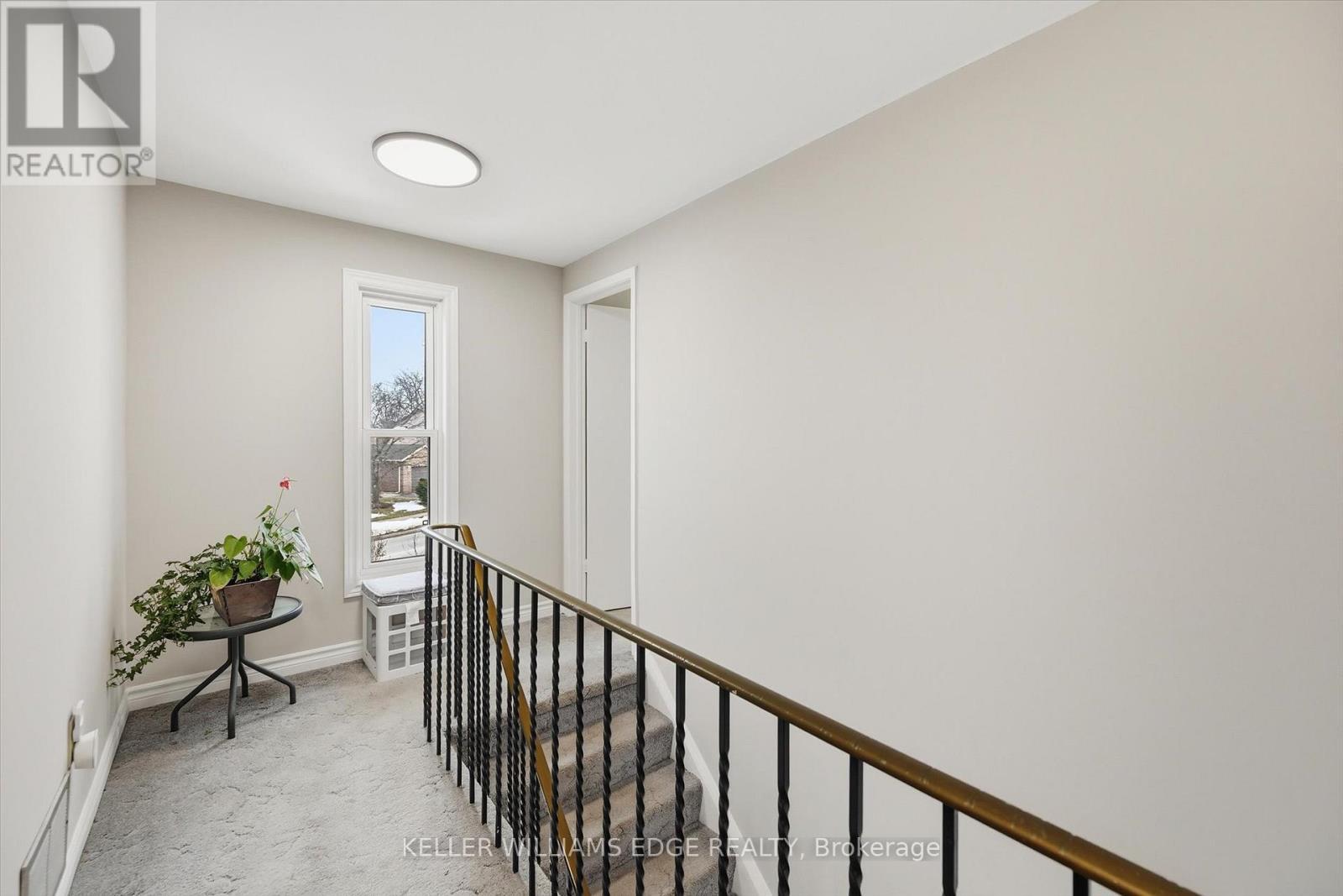 2478 Malcolm Crescent, Burlington, ON - Indoor Photo Showing Other Room