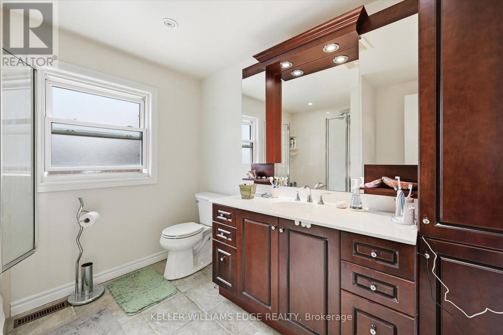 2478 Malcolm Crescent, Burlington, ON - Indoor Photo Showing Bathroom