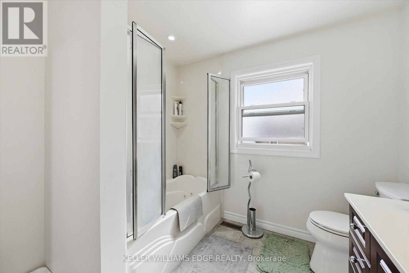 2478 Malcolm Crescent, Burlington, ON - Indoor Photo Showing Bathroom