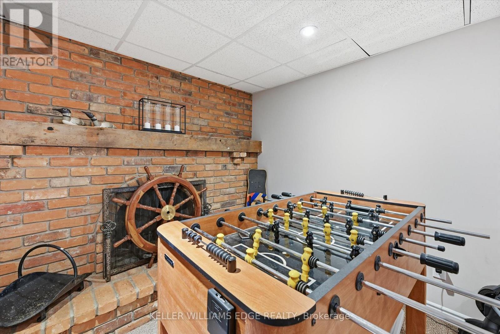 2478 Malcolm Crescent, Burlington, ON - Indoor Photo Showing Other Room With Fireplace