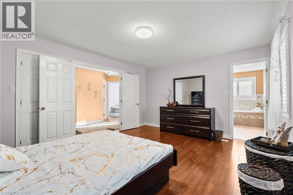 42 Archer Way, Hamilton, ON - Indoor Photo Showing Bedroom