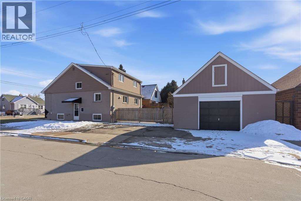 216 Walter Avenue S, Hamilton, ON - Outdoor