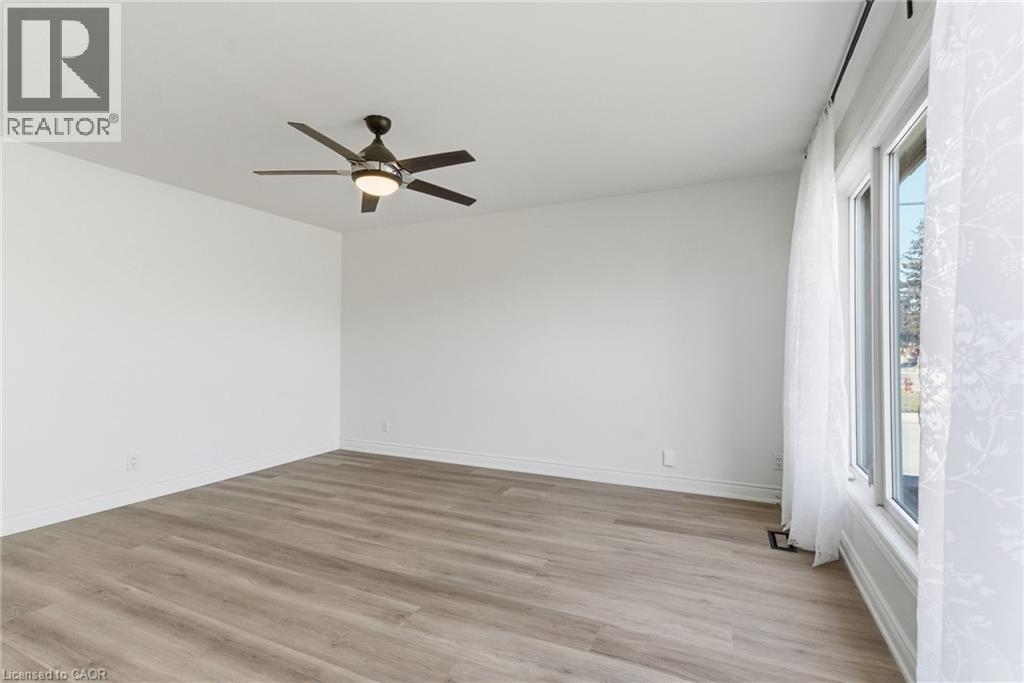 216 Walter Avenue S, Hamilton, ON - Indoor Photo Showing Other Room