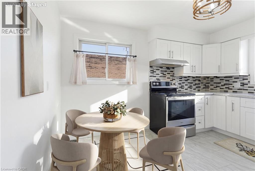 216 Walter Avenue S, Hamilton, ON - Indoor