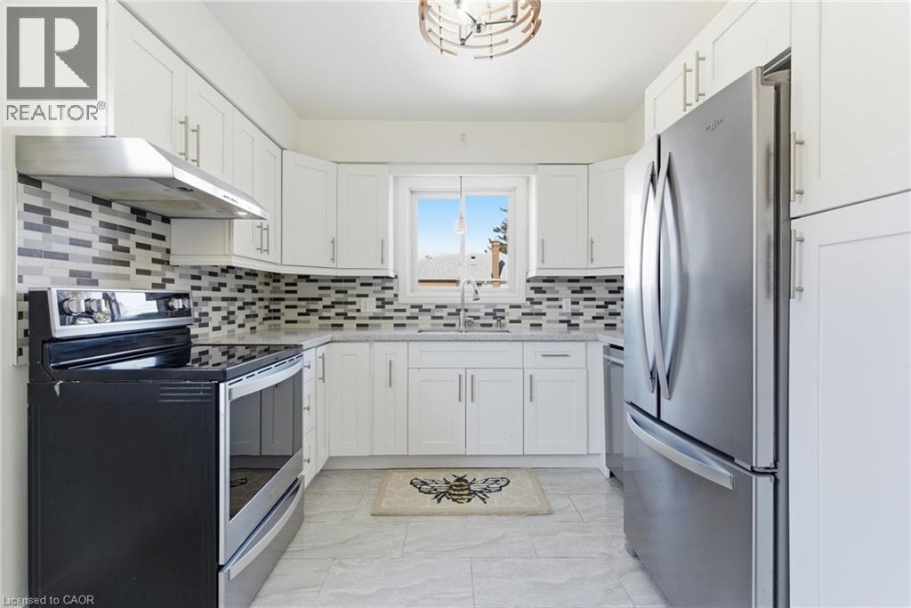 216 Walter Avenue S, Hamilton, ON - Indoor Photo Showing Kitchen With Upgraded Kitchen