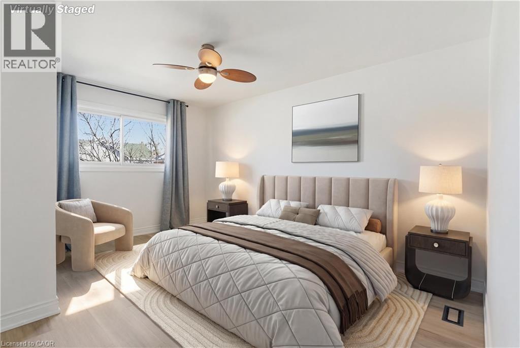 216 Walter Avenue S, Hamilton, ON - Indoor Photo Showing Bedroom