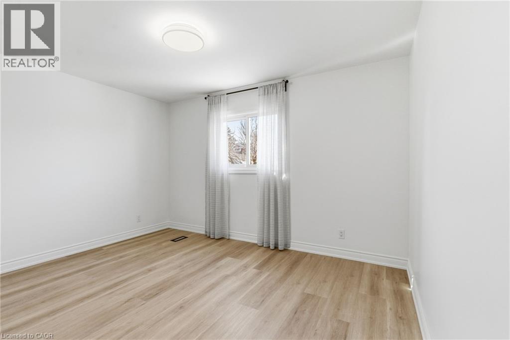 216 Walter Avenue S, Hamilton, ON - Indoor Photo Showing Other Room