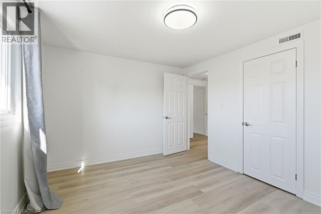 216 Walter Avenue S, Hamilton, ON - Indoor