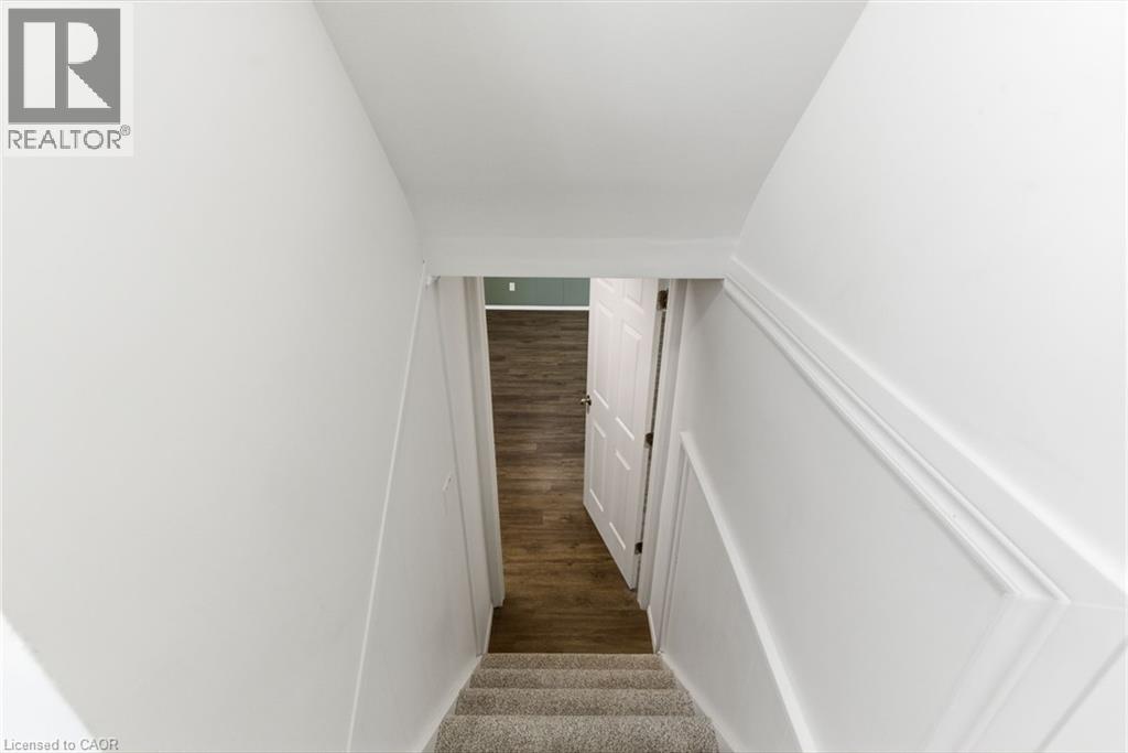 216 Walter Avenue S, Hamilton, ON - Indoor Photo Showing Other Room