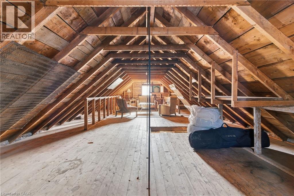 216 Walter Avenue S, Hamilton, ON - Indoor Photo Showing Other Room