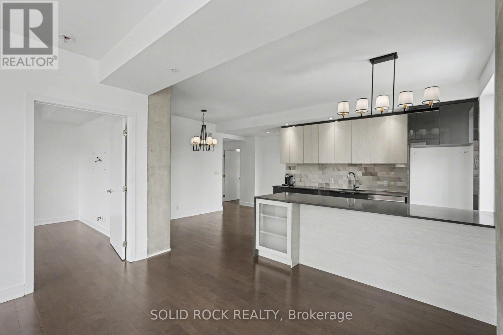 1606 - 20 Daly Avenue, Ottawa, ON - Indoor Photo Showing Kitchen