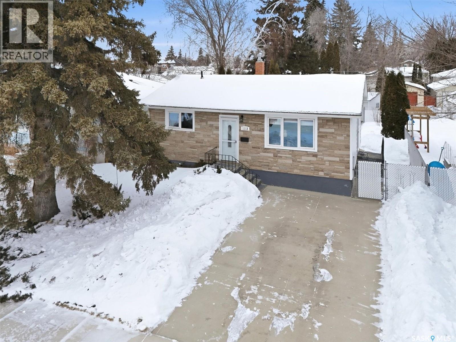 1113 2Nd Street E, Saskatoon, SK - Outdoor