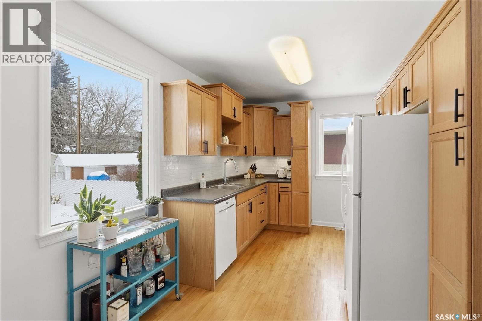 1113 2Nd Street E, Saskatoon, SK - Indoor Photo Showing Kitchen