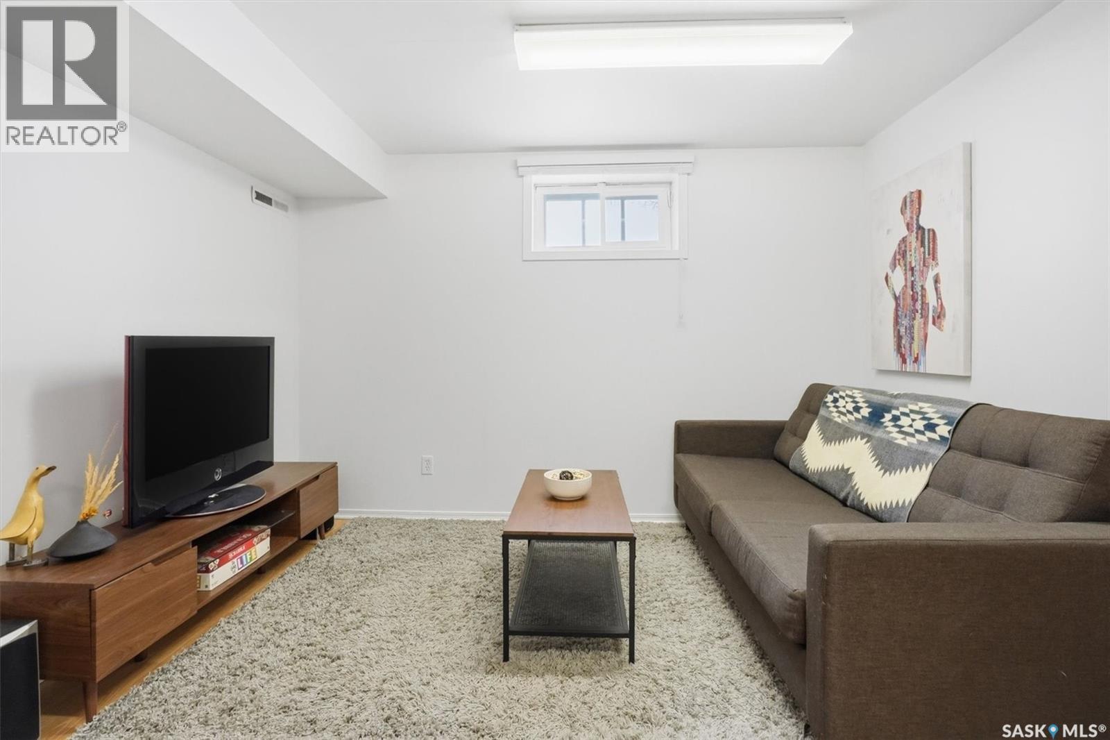 1113 2Nd Street E, Saskatoon, SK - Indoor Photo Showing Living Room