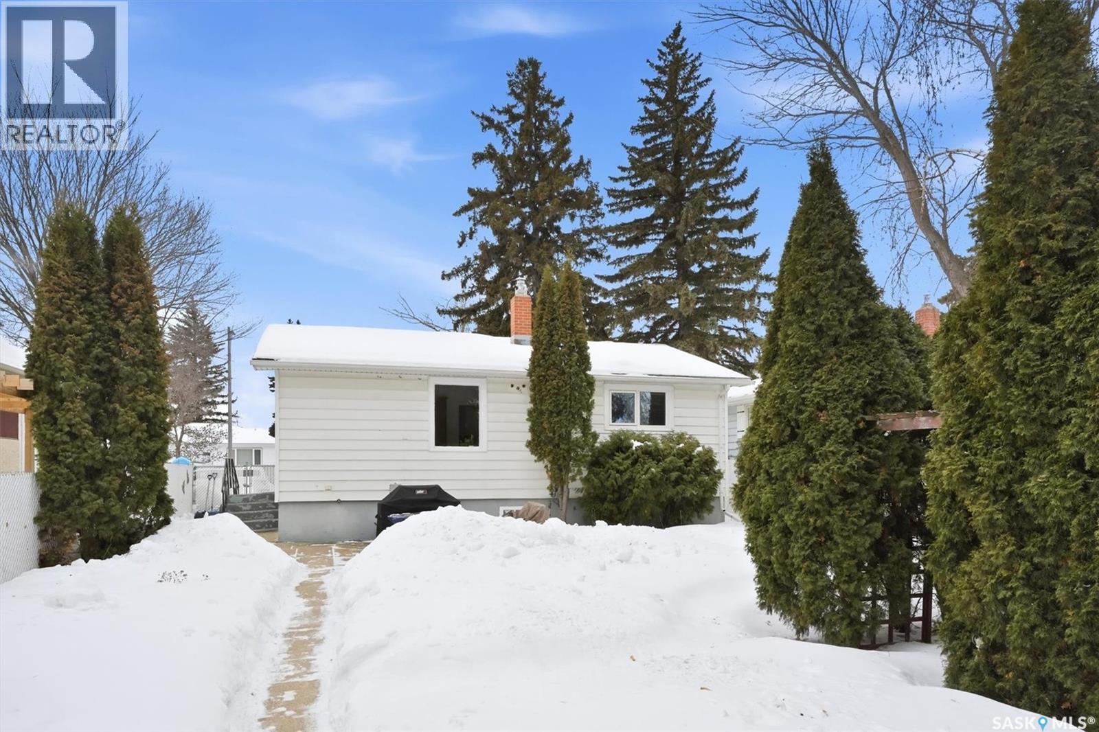 1113 2Nd Street E, Saskatoon, SK - Outdoor