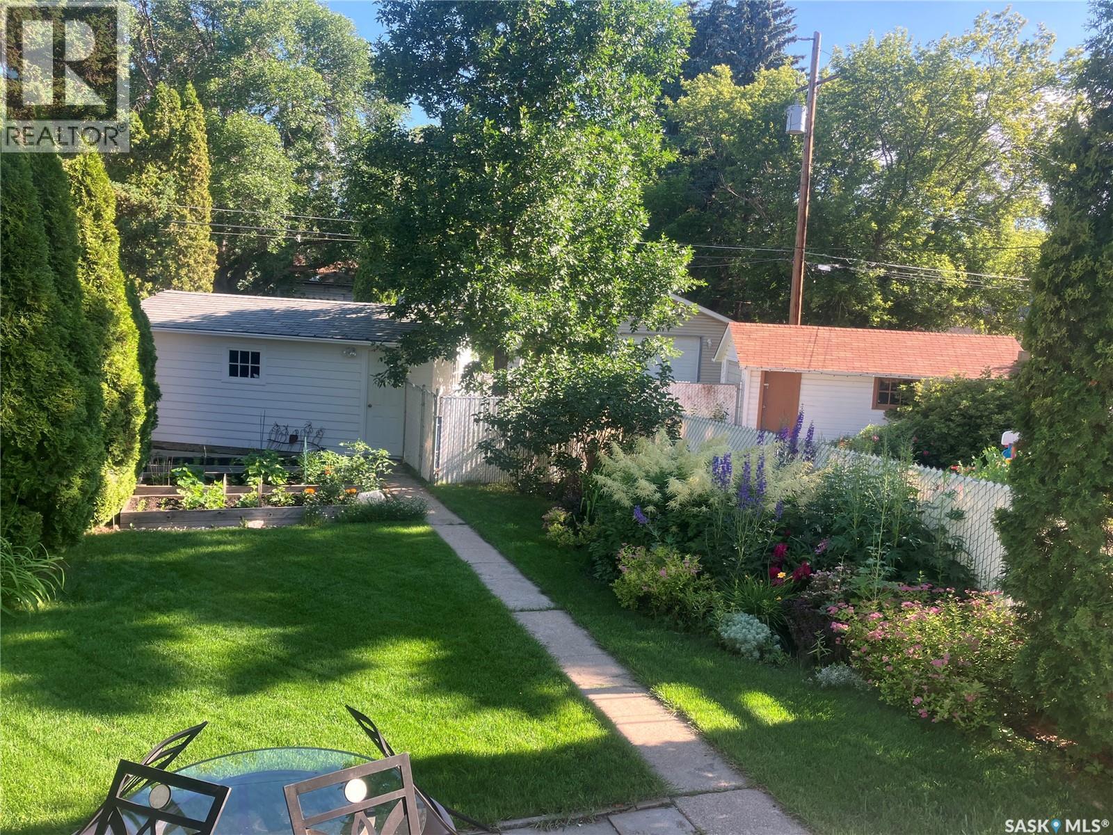 1113 2Nd Street E, Saskatoon, SK - Outdoor