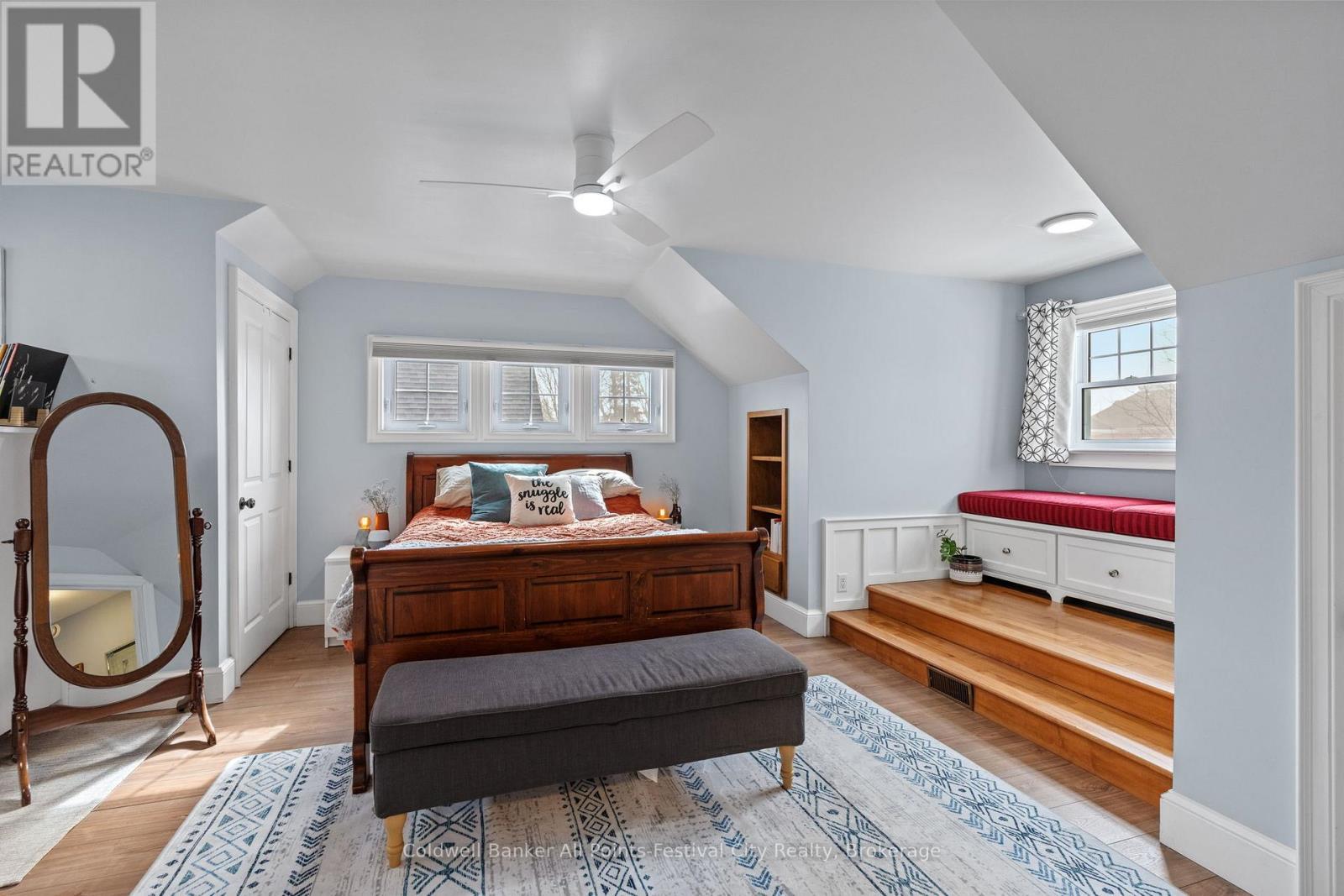 56 Wellington Street S, Goderich (Goderich (Town)), ON - Indoor Photo Showing Bedroom