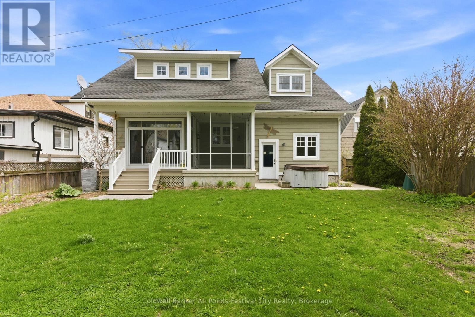 56 Wellington Street S, Goderich (Goderich (Town)), ON - Outdoor With Deck Patio Veranda