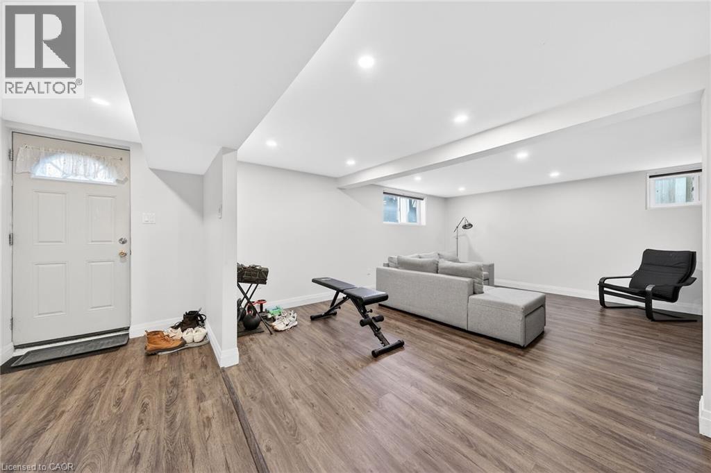 33 Glen Vista Drive, Hamilton, ON - Indoor