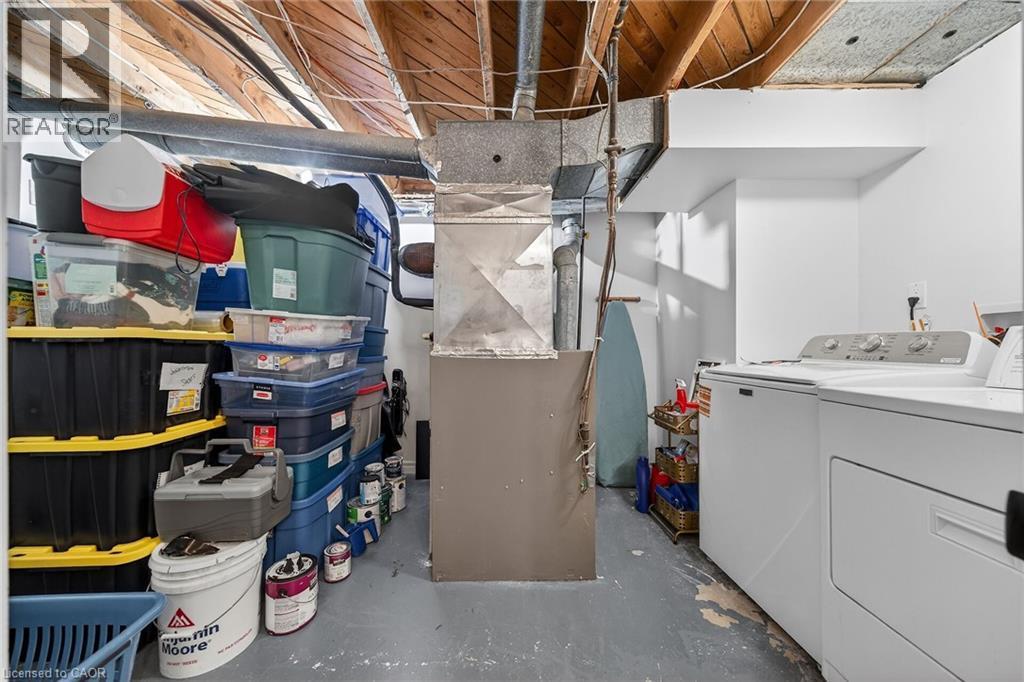 33 Glen Vista Drive, Hamilton, ON - Indoor Photo Showing Laundry Room