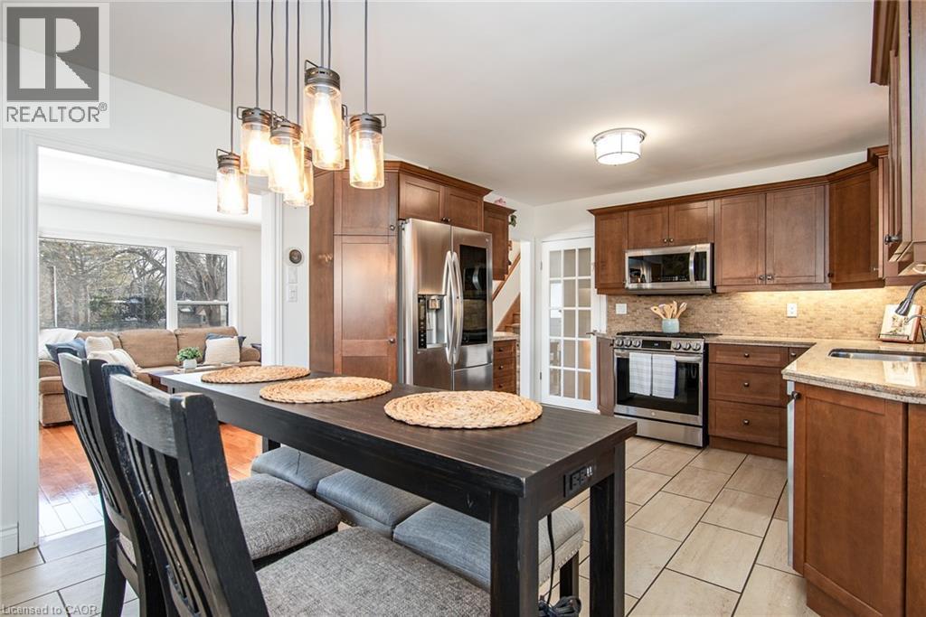 250 Royal Street, Waterloo, ON - Indoor Photo Showing Kitchen