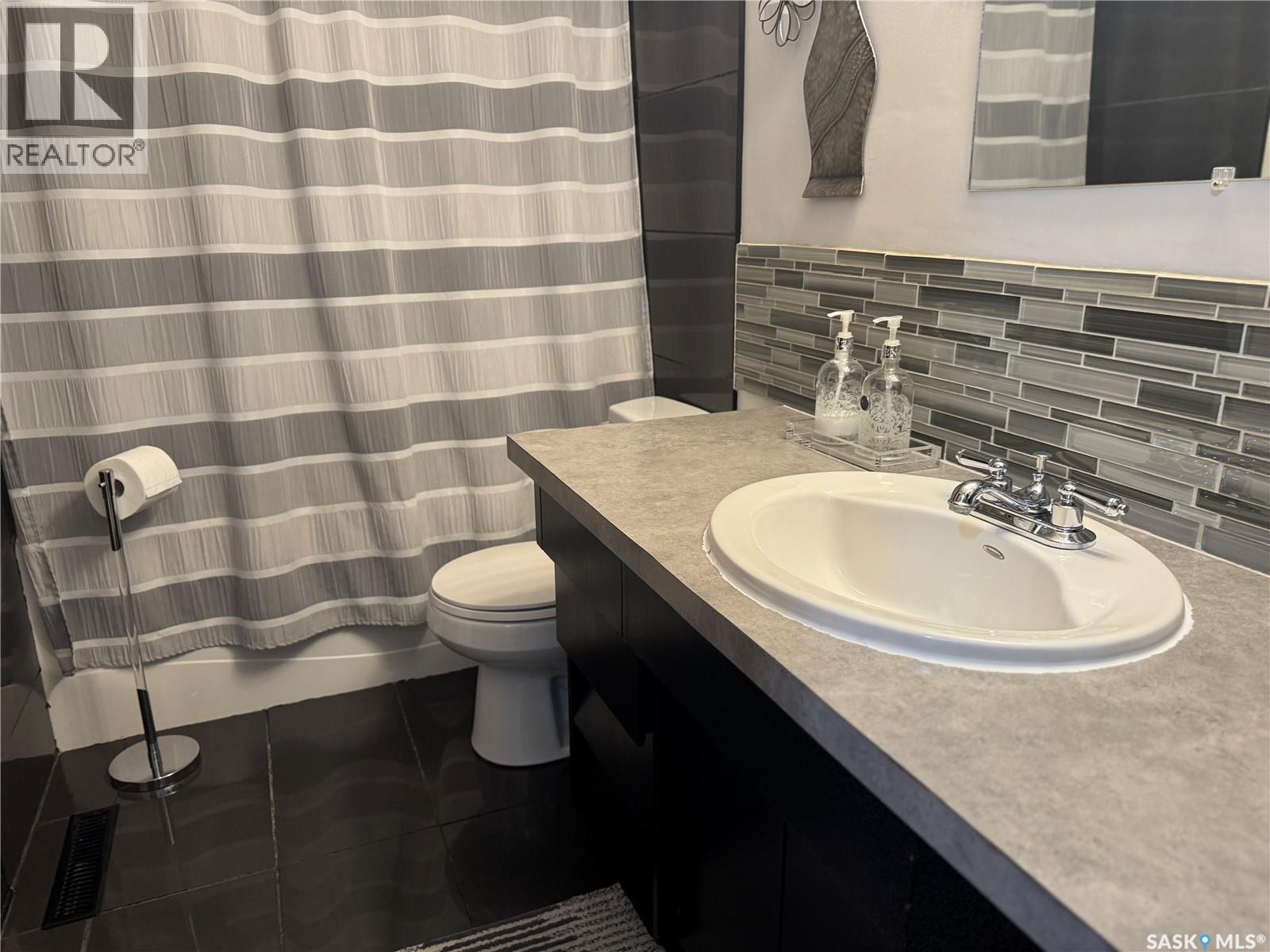 101 Doepker Avenue, Annaheim, SK - Indoor Photo Showing Bathroom